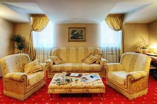 Отель Купеческий Красноярск Номер люкс с 1 двуспальной кроватью-8