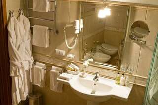 Отель Купеческий Красноярск 2-комнатные апартаменты стандарт с 1 двуспальной кроватью-10