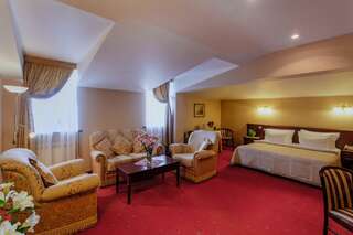 Отель Купеческий Красноярск Номер полулюкс с 1 двуспальной кроватью-3